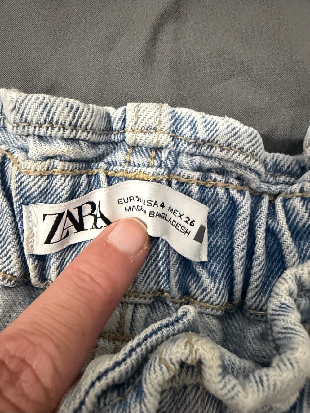 Zara Size 4 Button-Up Denim Shorts 🌞 - Picture 2 of 4